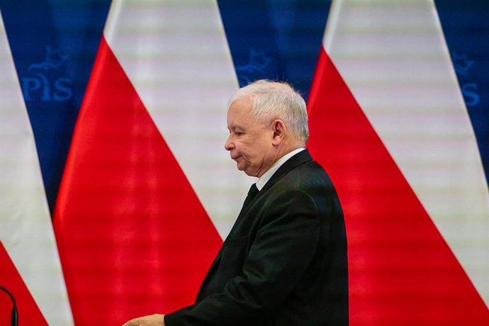 Archivo - 24 September 2022, Poland, Wroclaw: Leader of the Law and Justice party (PiS) Jaroslaw Kaczynski arrives for a meeting with local residents. Photo: Krzysztof Zatycki/ZUMA Press Wire/dpa