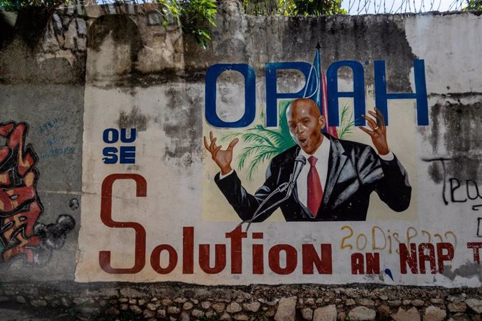 Archivo - Imagen de archivo de un mural del asesinado expresidente Jovenel Moise en Puerto Príncipe 