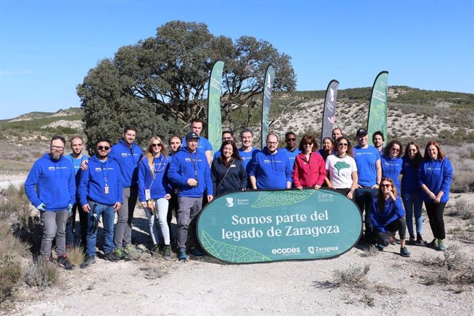 Plantación de 2.500 árboles y arbustos en el Bosque de los Zaragozanos