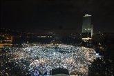 Foto: Miles de personas protestan contra el Gobierno de Eslovaquia por poner en jaque el estatus de la radiotelevisión pública