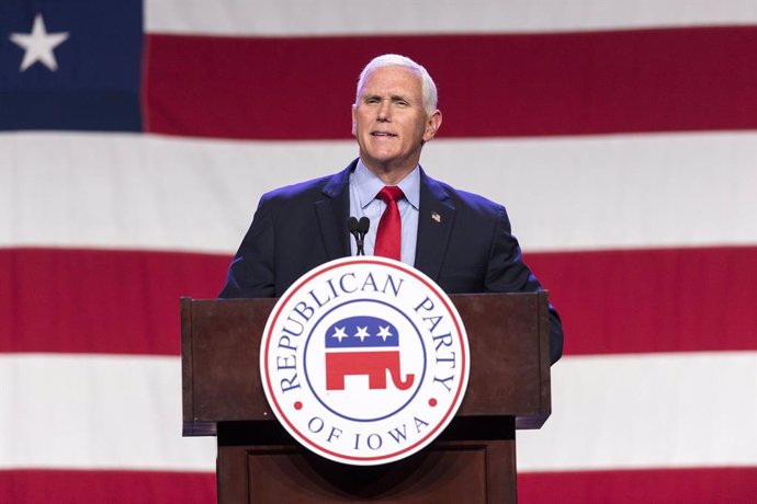 Archivo - July 28, 2023 - Des Moines, Iowa, USA -  Former Vice President MIKE PENCE speaks at the Iowa Republican Party's 2023 Lincoln Dinner cattle call for potential 2024 presidential candidates.
