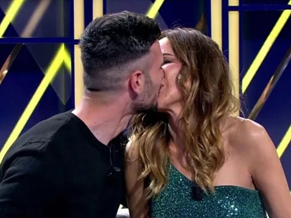 CARMEN ALCAYDE Y SU NOVIO, CHARLI, EN EL PLATÓ DE '¡DE VIERNES!'