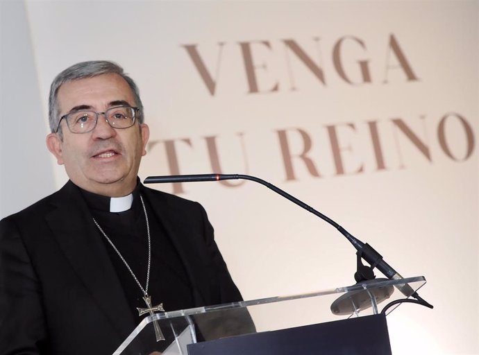 Archivo - El arzobispo de Valladolid, Luis Argüello, interviene durante la inauguración de la exposición ‘Venga tu Reino'. Archivo