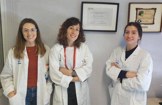 De izquierda a derecha, las doctoras Silvia González, María Riestra y Gala Gutiérrez, responsables de la Unidad de Lípidos.