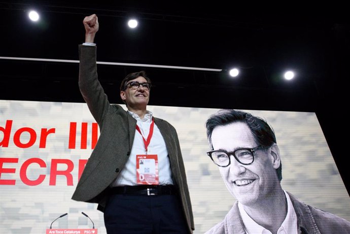 El primer secretario del PSC y candidato a las elecciones catalanas, Salvador Illa, en el 15 Congreso del PSC en el Palau de Congressos de Catalunya