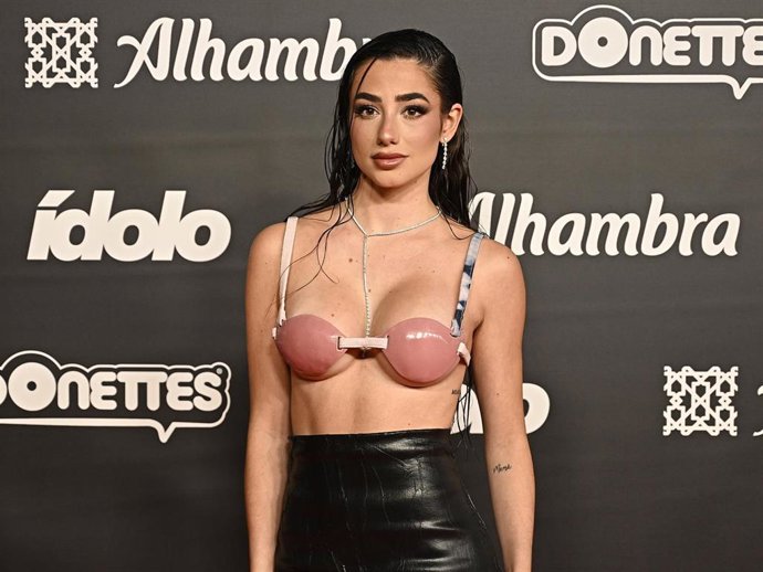 Lola Lolita posa en el photocall de los 'Premios Ídolo 2024' en el Teatro Príncipe Pío, a 14 de marzo de 2024, en Madrid (España).