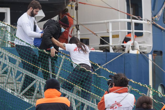 January 3, 2024, RAVENNA, ITALIA: arrivata al terminal di Ravenna la nave Geo Barents di Medici senza frontiere e sono iniziate le operazioni di sbarco dei migranti a bordo, Ravenna, 03 gennaio 2024. Si tratta di 336 persone, di cui 34 minorenni, 27 dei q