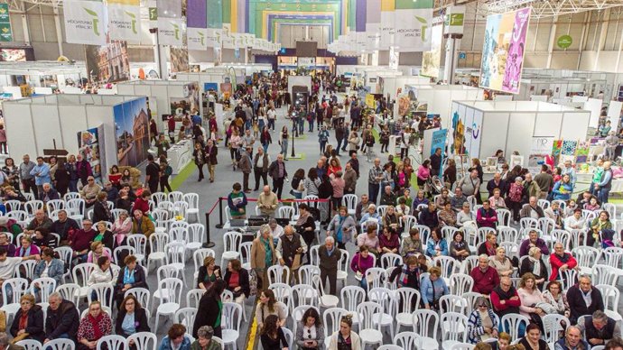 La Feria de los Pueblos con "gran afluencia" en su segunda jornada y visitada por el presidente de la Diputación de Jaén