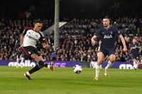 El Tottenham falla en Craven Cottage y el Burnley cree en la salvación