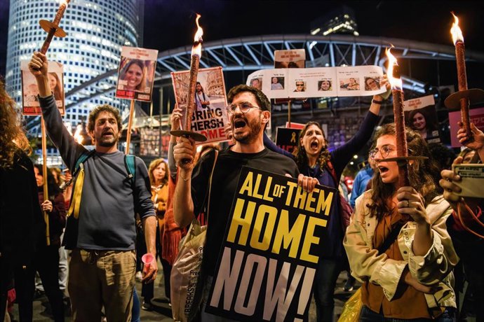 Manifestación contra el Gobierno de Benjamin Netanyahu y por la liberación de los rehenes de Gaza en Tel Aviv