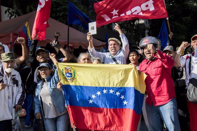 Archivo - Militantes del Partido Socialista Unido de Venezuela (PSUV)