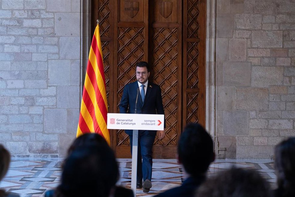 El presidente de la Generalitat, Pere Aragons, comparece ante los medios, en el Palau de la Generalitat, a 13 de marzo de 2024, en Barcelona, Catalunya (España). Aragonés ha anunciado este miércoles, 13 de marzo, la convocatoria de elecciones anticipad
