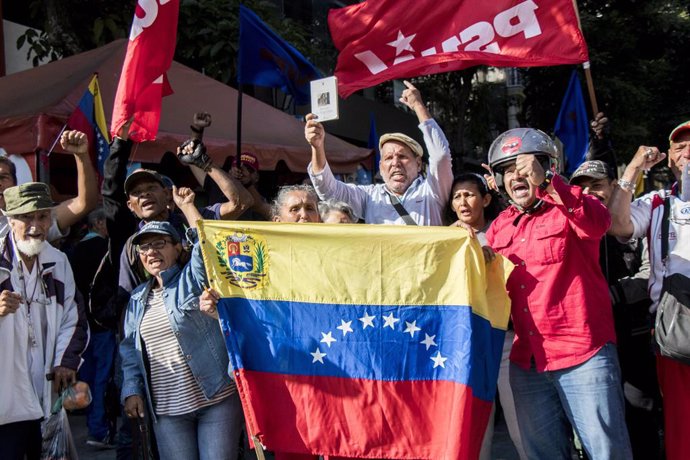 Archivo - Militants del Partit Socialista Unit de Veneçuela (PSUV)