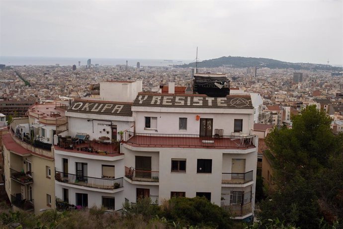 Archivo - Inmueble 'okupado' en Cataluña 