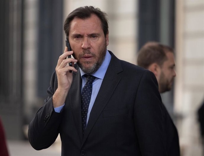 El ministro de Transportes y Movilidad Sostenible, Óscar Puente, en el Congreso de los Diputados, a 14 de marzo de 2024, en Madrid (España). 