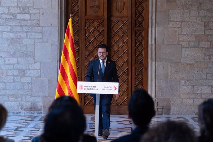 El president de la Generalitat, Pere Aragonès, compareix davant dels mitjans al Palau de la Generalitat