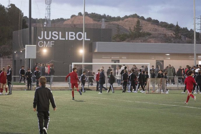 El barrio rural de Juslibol estrenará un nuevo campo de fútbol 7 este año.