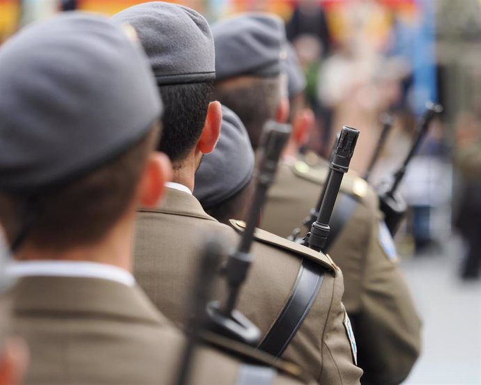 Militares en un desfile