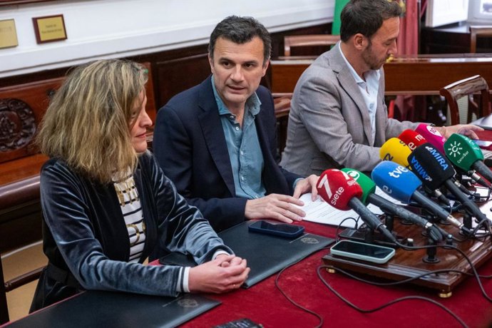 El alcalde de Cádiz, Bruno García, en rueda de prensa.