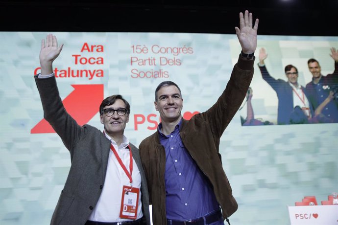 El primer secretari del PSC i candidat a les eleccions catalanes, Salvador Illa, i el secretari general del PSOE i president del Govern central, Pedro Sánchez