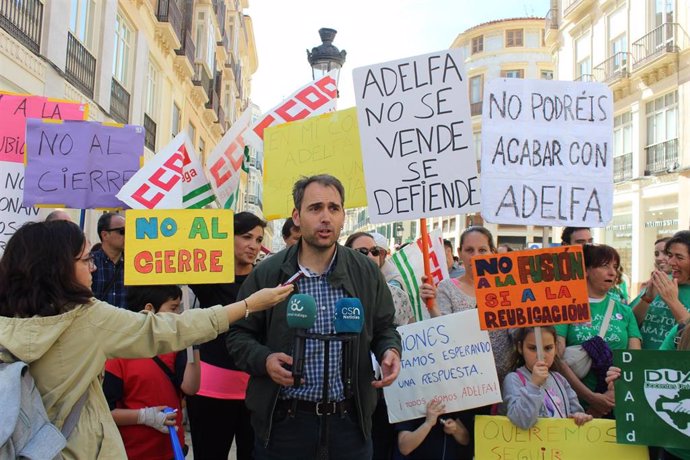 Valero acusa a Moreno de "no cumplir con la escuela pública" y alerta sobre "el cierre de 2.000 centros" en Andalucía.