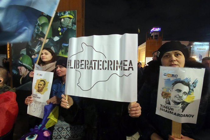 Archivo - Manifestación contra la anexión rusa de Crimea 