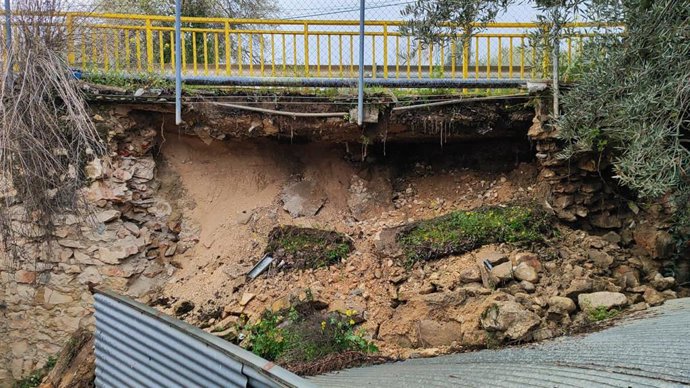 Foto del tramo de la vía JA-3210 que el ayuntamiento pide arreglar a la Diputación.