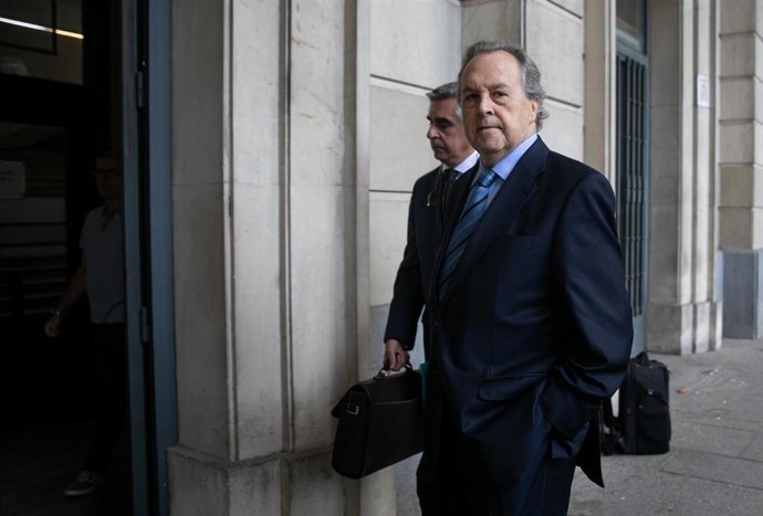 Archivo - El expresidentes de Invercaria Tomás Pérez-Sauquillo,  entrando en la Audiencia Provincial de Sevilla 