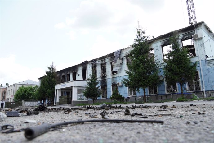 Archivo - Daños materiales en un edificio tras un ataque del Ejército de Ucrania contra la localidad de Shebekino, en la región de Bélgorod, Rusia (archivo)