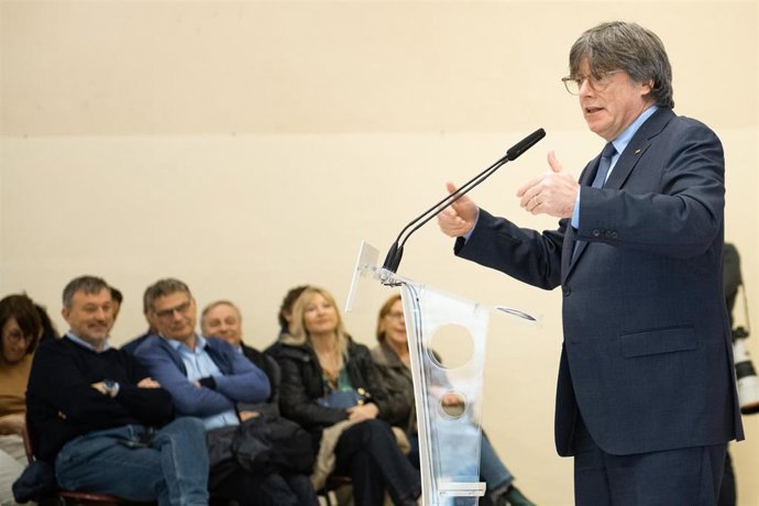 El presidente del Consell de la República, Carles Puigdemont, interviene durante la constitución de la Asamblea Territorial del Consell de la República, a 2 de marzo de 2024, en Latour-Bas-Elne (Francia). 