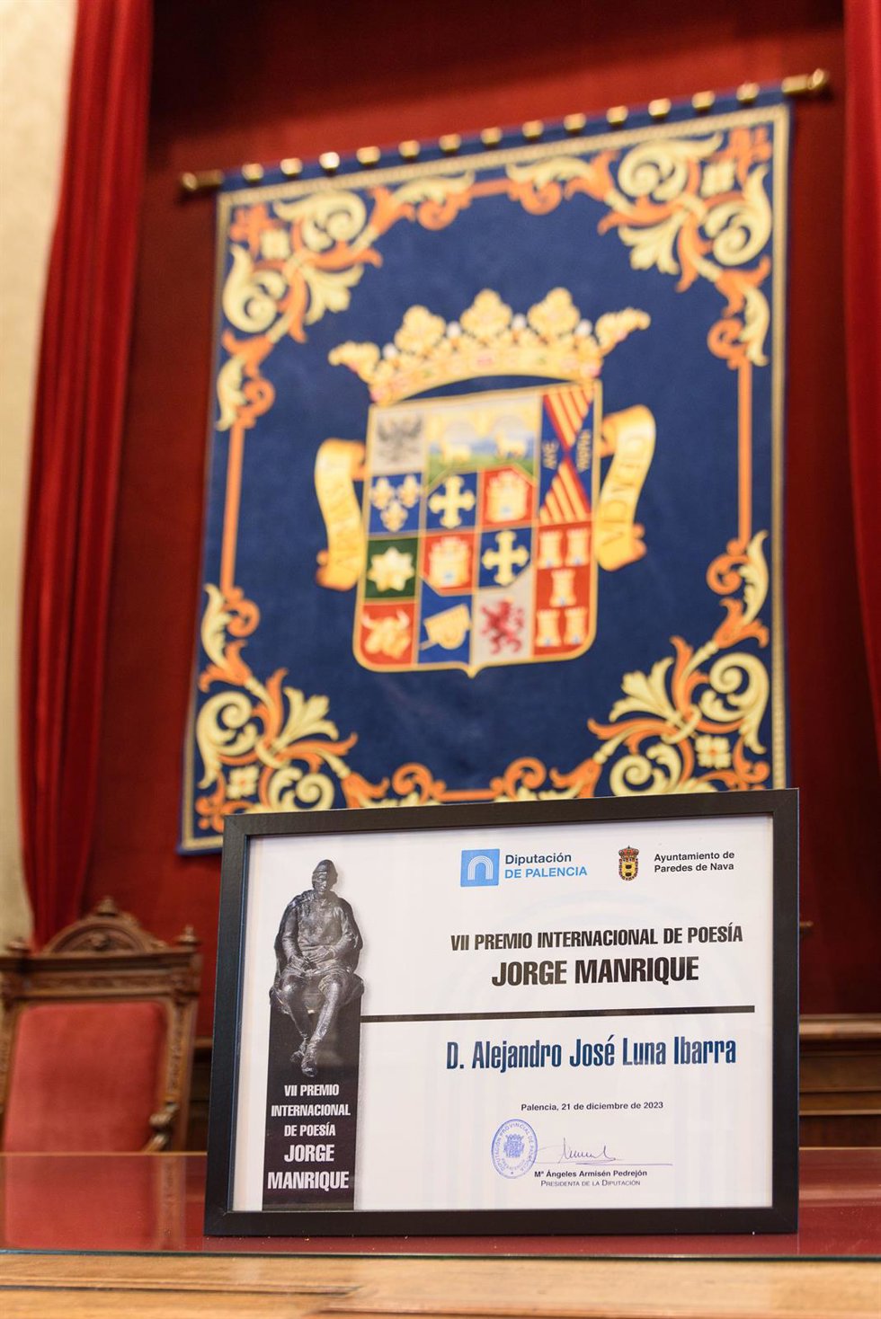 Diploma del galardonado en la pasada edición de este premio.
