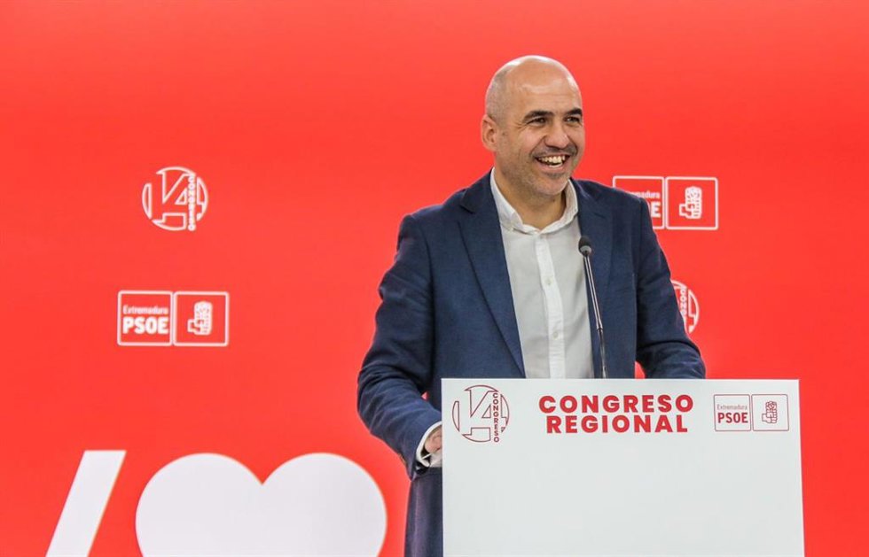 El diputado socialista Juan Ramón Ferreira, en rueda de prensa este lunes