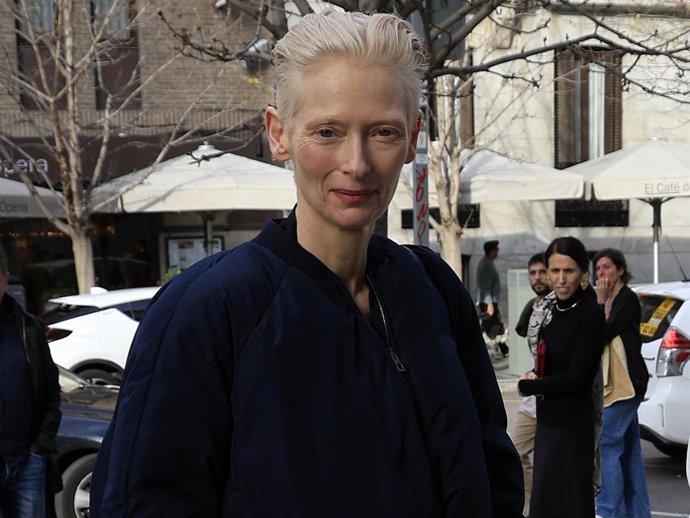 Tilda Swinton llega al Teatro Real para ver "Silencio", un monólogo de Rossy de Palma