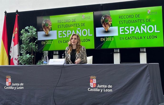 La viceconsejera de Acción Cultural y comisionado para la Lengua Española, Mar Sancho, en la presentación de  los datos de turismo idiomático en la Comunidad durante el pasado año