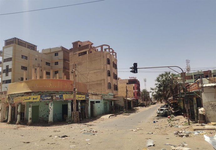 El gran mercado de Omdurmán, en Sudán, en el marco de los combates entre el Ejército y las paramilitares Fuerzas de Apoyo Rápido (RSF)