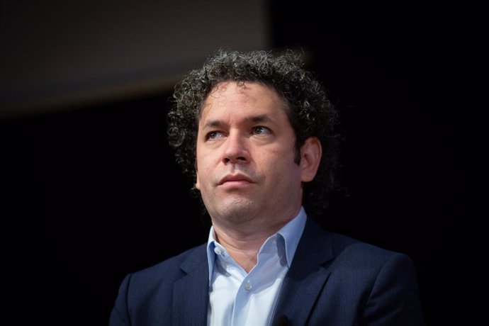 Archivo - El director venezolano, Gustavo Dudamel, durante la presentación del filme inmersivo ‘Symphony’ en CosmoCaixa, Barcelona, Catalunya (España), a 15 de septiembre de 2020. 'Symphony' se podrá ver gratuitamente, pero con reserva previa, hasta el 8 