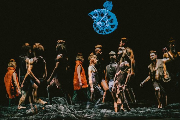 Archivo - Ensayo en el Teatro So Joo? (Portugal) del espectáculo 'Cratera' de CiRcoLando, incluido en la programación del Festival Sismgraf 2024 de Olot (Girona)