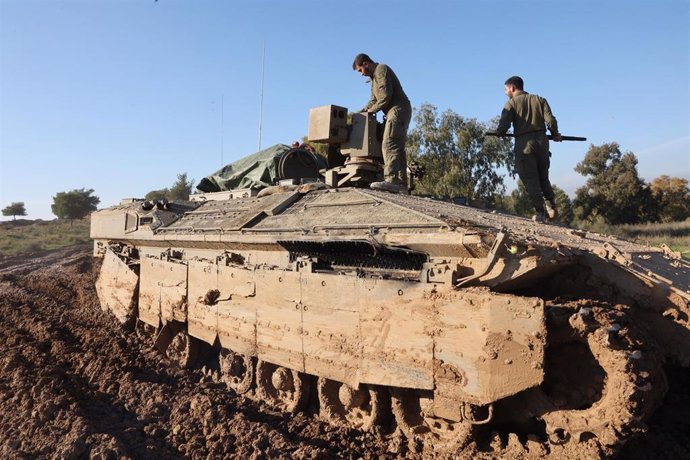 Archivo - Militares del Ejército de Israel cerca de la frontera con la Franja de Gaza (archivo)