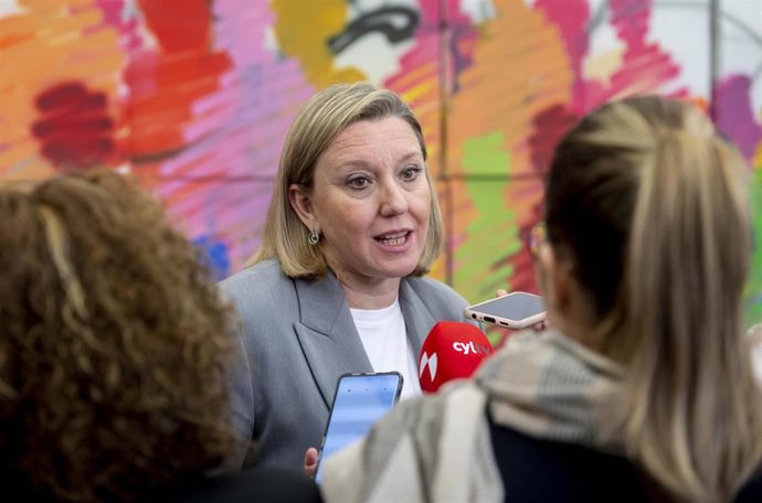 La consejera de Familia e Igualdad de Oportunidades de Castilla y León, Isabel Blanco, ofrece declaraciones antes de la Conferencia Sectorial de la Inmigración, en la sede del Ministerio, a 18 de marzo de 2024, en Madrid (España).