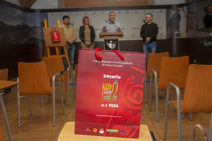 Presentación del vídeo de la Diputación de Cáceres que difunde el atractivo turístico de las zonas productoras de pimentón