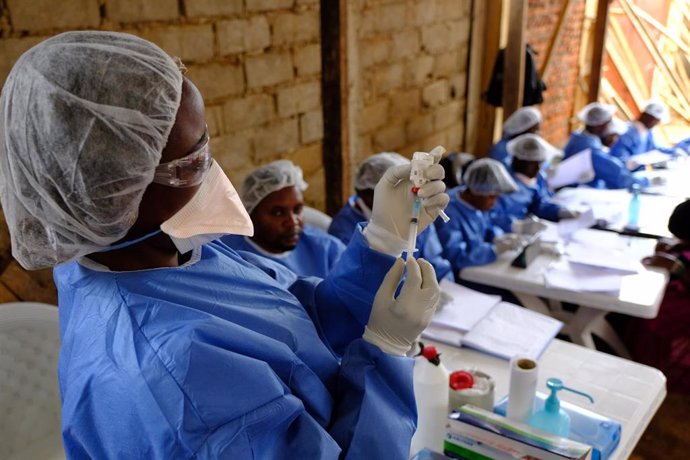 Archivo - Centro de tratamiento del Ébola Beni
