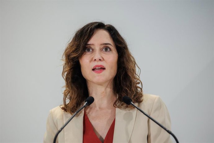 La presidenta de la Comunidad de Madrid, Isabel Díaz Ayuso, interviene durante su visita a las instalaciones de Finanzauto, a 18 de marzo de 2024, en Arganda del Rey, Madrid (España). 