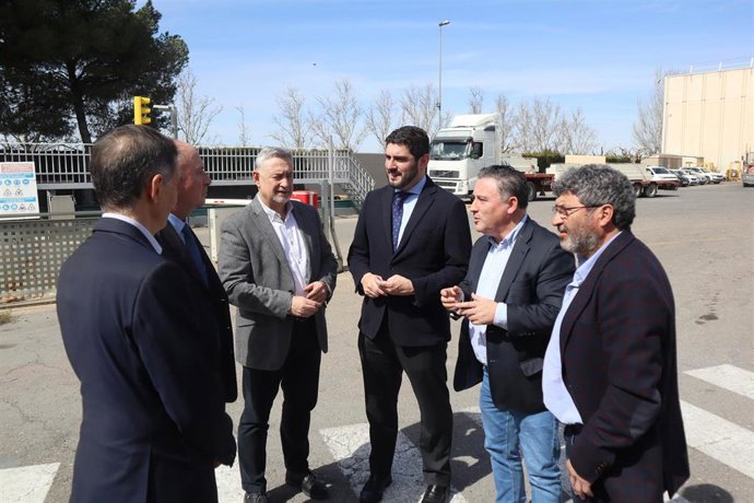 El vicepresidente primero del Gobierno de Aragón, Alejandro Nolasco, en su visita a La Puebla de Híjar.