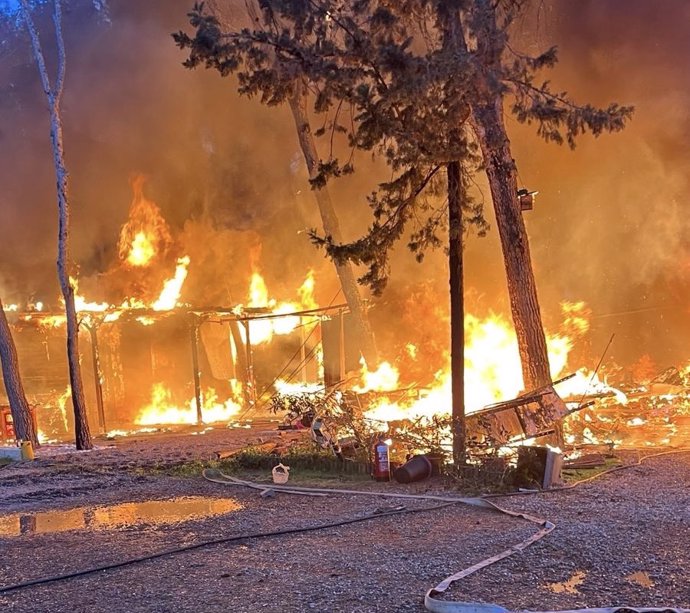 Incendio en un camping de El Temple en el que ha fallecido un hombre de 69 años.