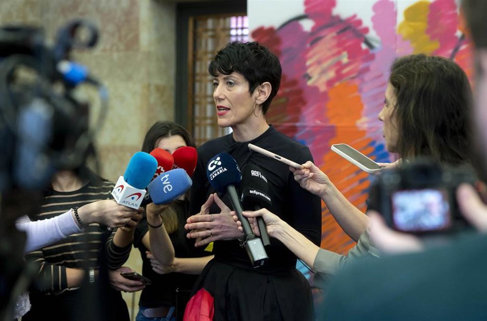 La ministra de Seguridad Social, Elma Saiz, ofrece declaraciones tras la Conferencia Sectorial de la Inmigración, en la sede del Ministerio, a 18 de marzo de 2024, en Madrid (España).