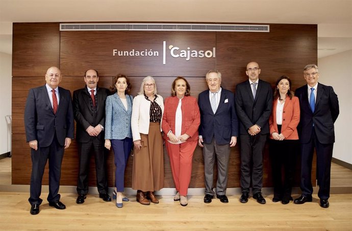 Foto de familia del encuentro 'LíderesResponsables' de la Fundación Seres en Fundación Cajasol