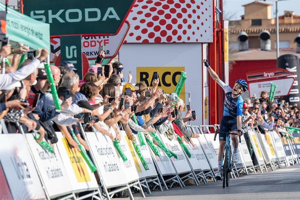 El ciclista Nick Schultz (Israel-Premier Tech) ha ganado este lunes la primera etapa de la 103 Volta a Catalunya, con salida y final en Sant Feliu de Guíxols y 173,9 kilómetros de recorrido