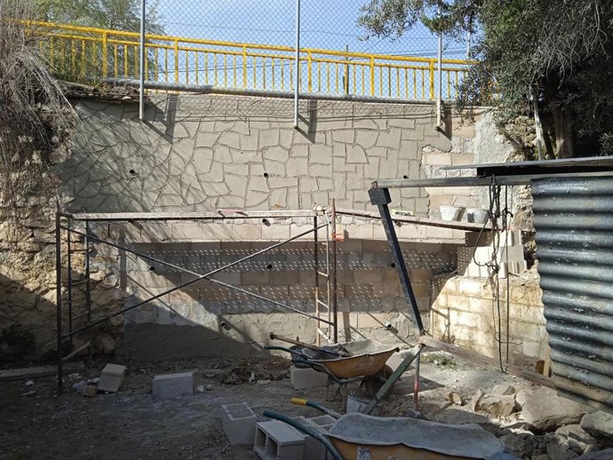 Obras en el puente de la carretera JA-3210.