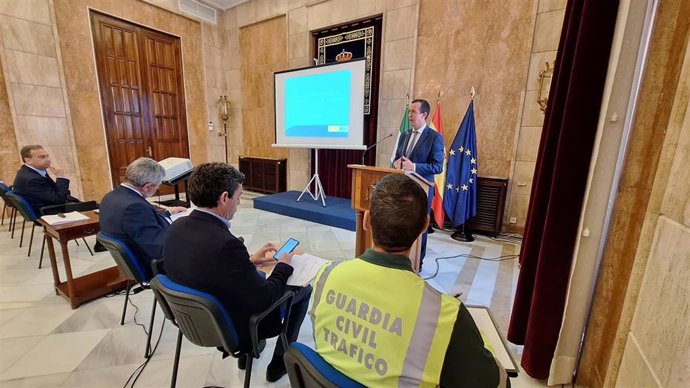El subdelegado de Gobierno en Almería preside la Comisión de Seguridad Vial.