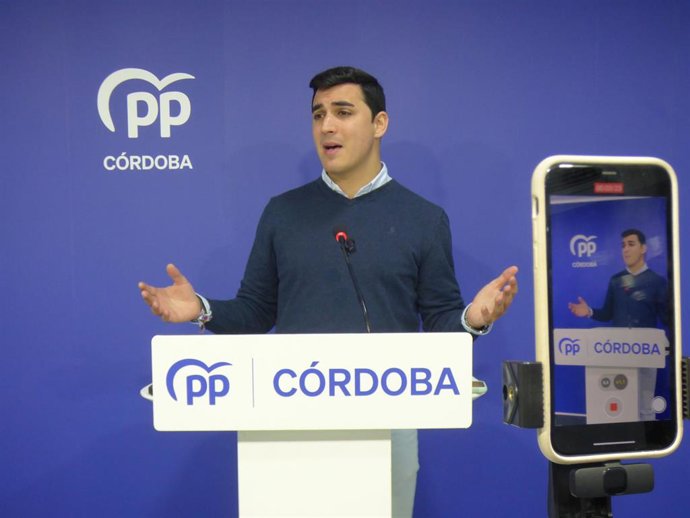 El diputado autonómico del PP de Córdoba y portavoz de Universidad, Investigación e Innovación del PP en el Parlamento andaluz, José Carlos García, en rueda de prensa.